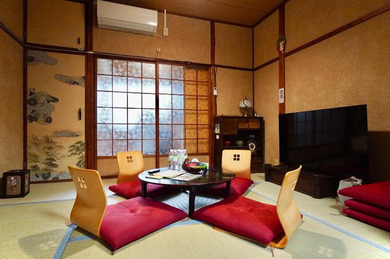 Gomakubo - Bed and Breakfast Osaka