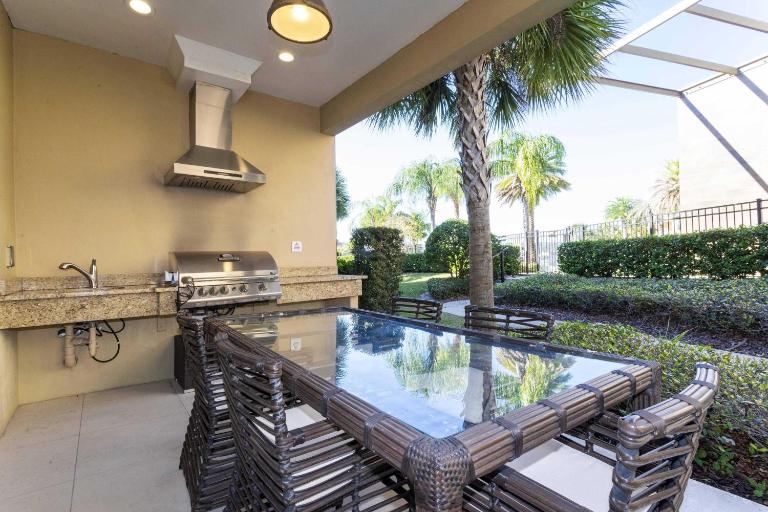 Gorgeous 4 Bd Close to Disney @ Magic Village 3114 - B&B Orlando