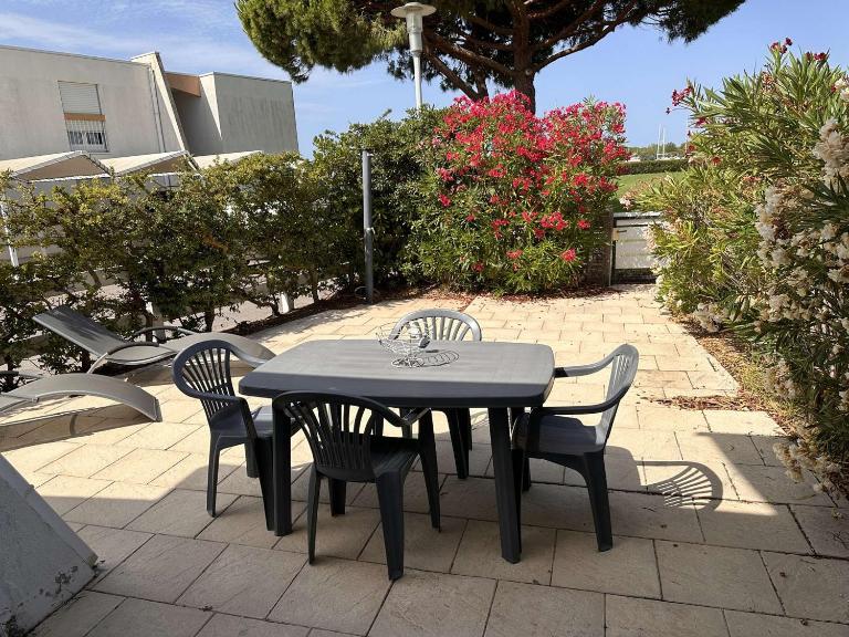 Appartement 3 pièces, terrasse privée, 6 personnes à Port Camargue - FR-1-731-120 - B&B Le Grau-du-Roi