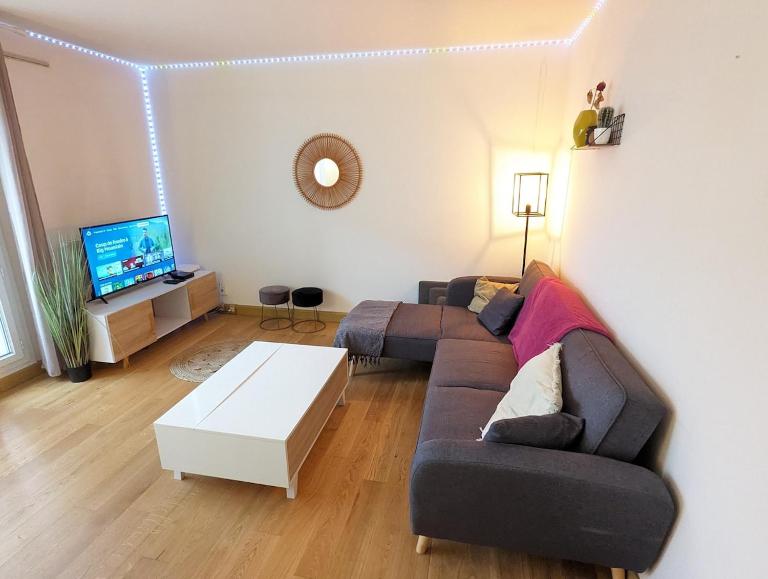 Le Garnier - Lyon 7 avec Balcon & Parking Inclus - Chambres d'hôtes Lyon