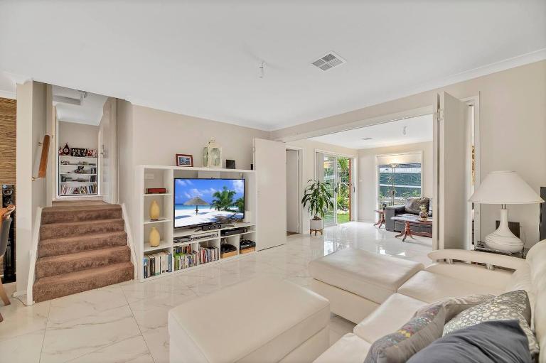 4 Bedroom Peaceful stay in Wright with plenty of room to be with family or friends - B&B Weston Creek