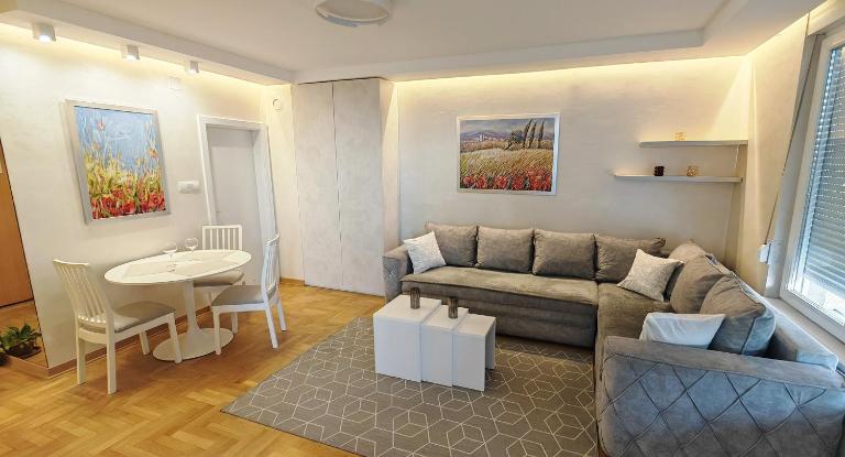 Arena Lux apartment - Bed and Breakfast Belgrado