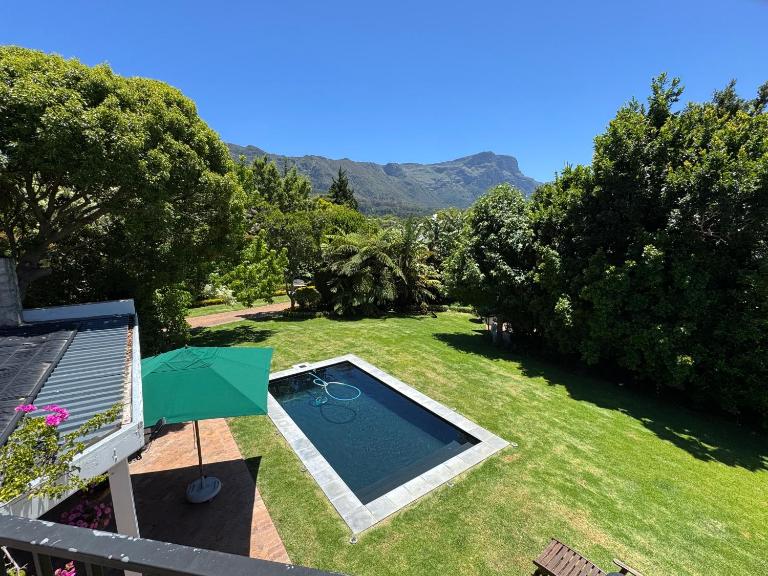 Grace Suite - charming 1 bed suite with Solar - B&B Cape Town