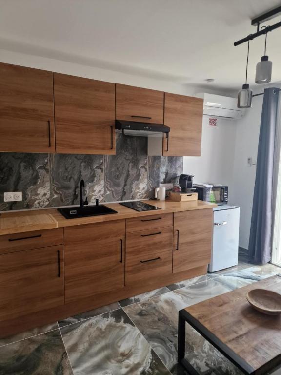 Résidence Dica T2 - Chambres d'hôtes Port-Saint-Louis-du-Rhône