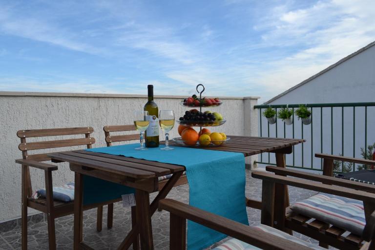Apartment Bruna - Bed and Breakfast Stomorska