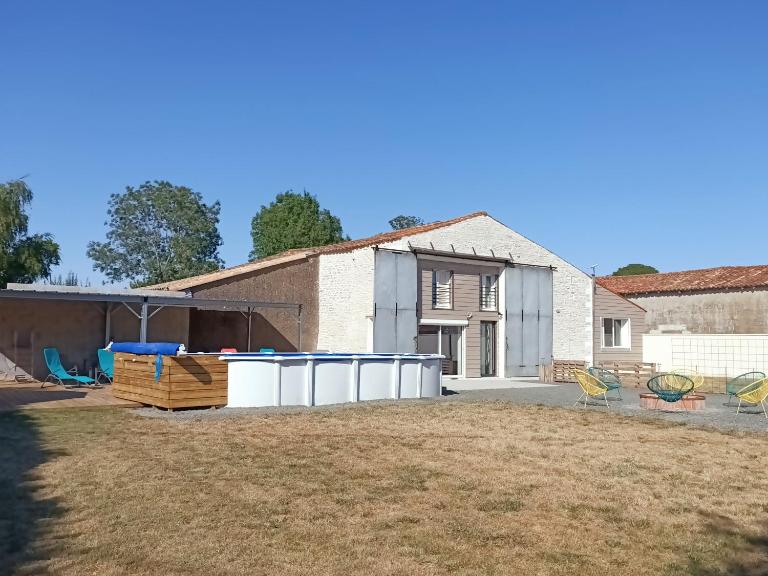 Le Hangar de Papi - Bed and Breakfast Prissé-la-Charrière
