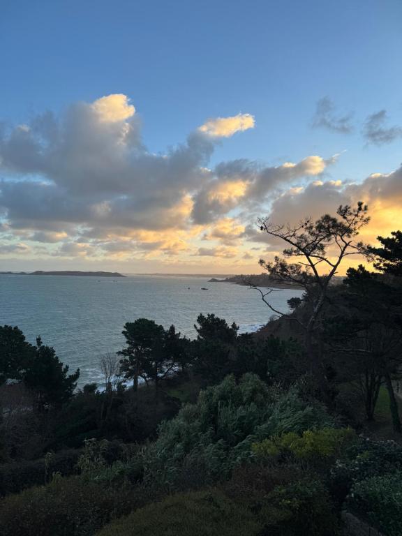 Maison avec vue exceptionnelle et grand jardin - Ferienwohnung Perros-Guirec