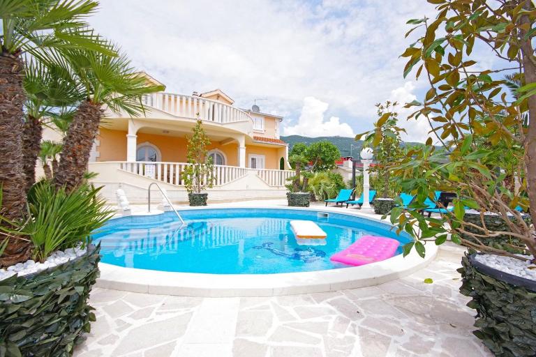 Luxury Six-Bedroom Villa with Heated Pool&Sauna - Ferienwohnung Kutleše