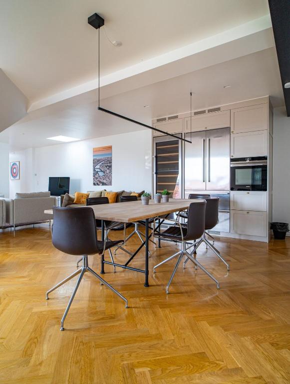 Central Penthouse with Panoramic Private Terrace - B&B Copenhagen