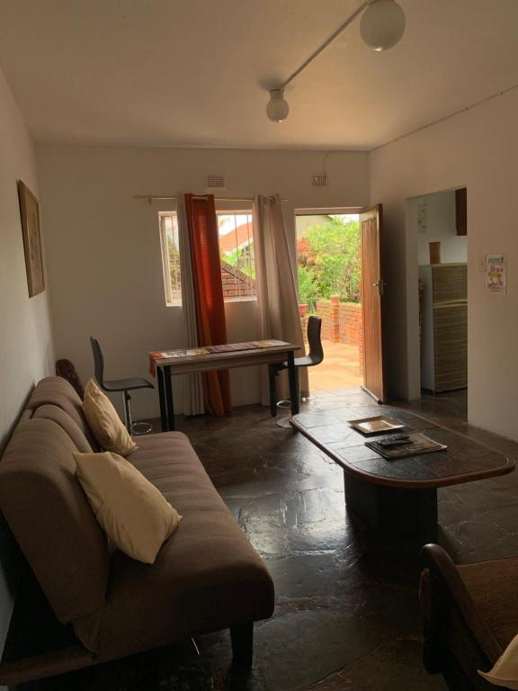 Modern Rustic Durban Apartment - B&B Durban