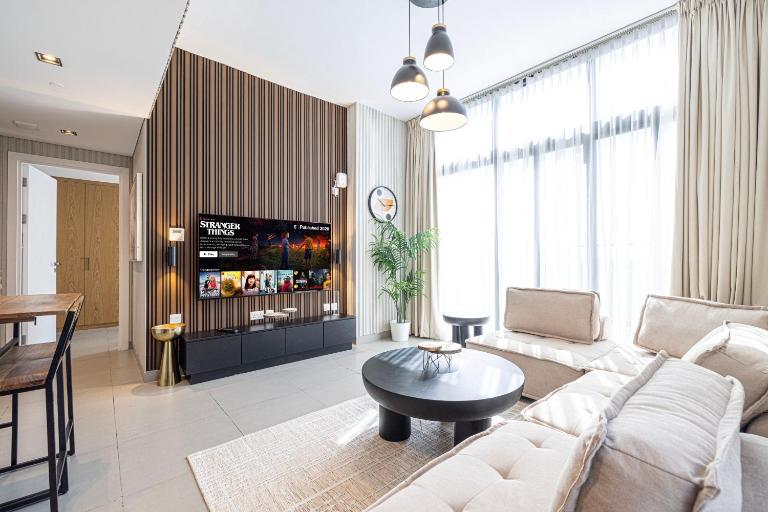 Luxury 1BR Penthouse in Sharjah with Skyviews - B&B Sharja