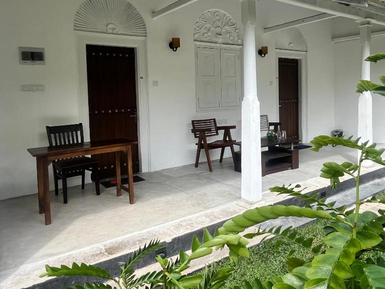 Boardwalk Surf Villa - B&B Ahangama