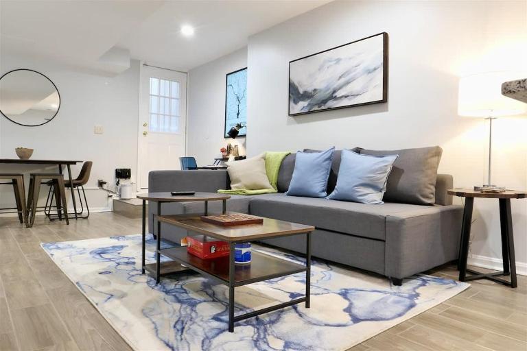 Trendy Apt in Bloomingdale - Parking - Bed and Breakfast Washington