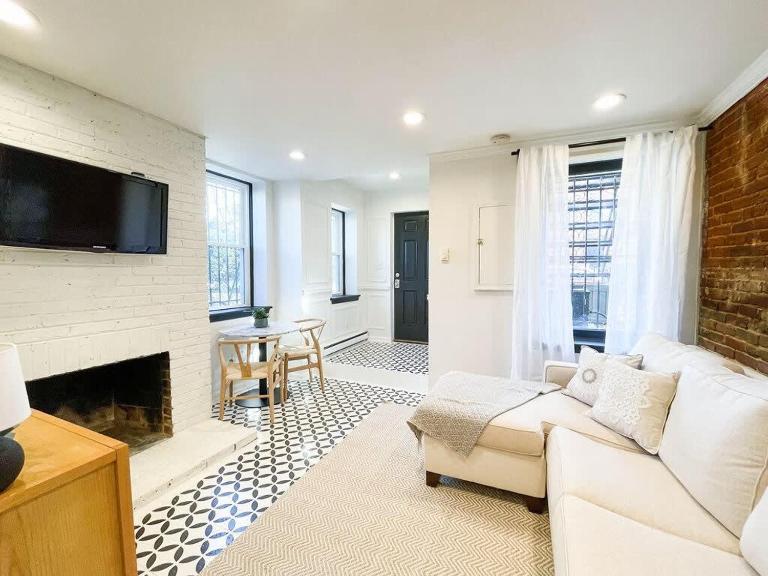 Charming and Historic Apartment in Capitol Hill - Bed and Breakfast Washington