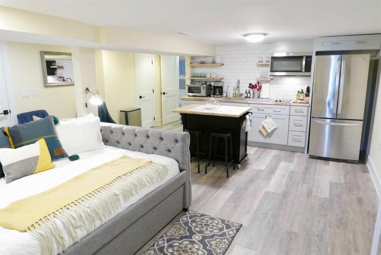 Cozy Industrial Bijou Studio with parking - Ferienwohnung Washington