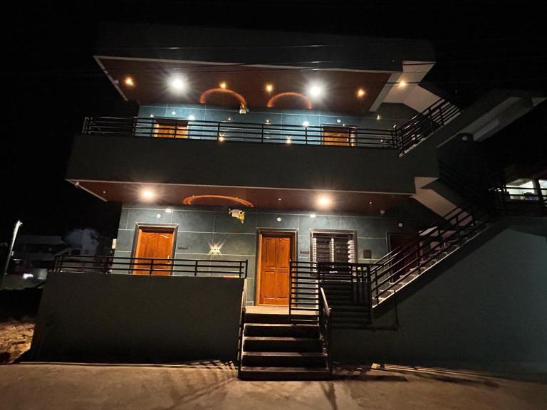 MEENAKSHI GUEST Inn - B&B Hampi
