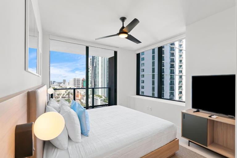 New 26th floor amazing view 2BR-2BA - Ferienwohnung Miami