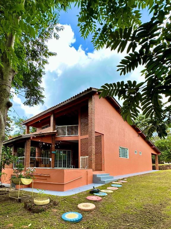 Casa para relaxar em Chapada dos Guimarães - Chambres d'hôtes Chapada dos Guimarães