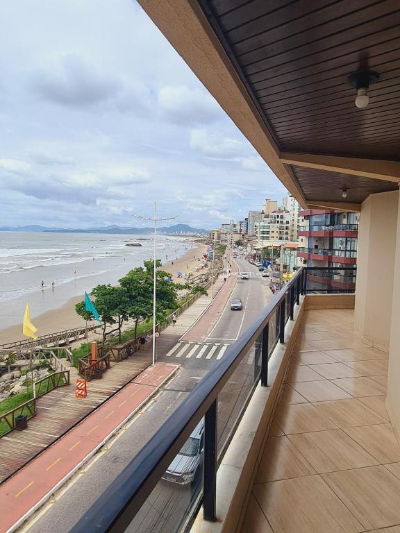 Apartamento Pé na Areia, a 12 min do Beto Carrero - Chambres d'hôtes Navegantes