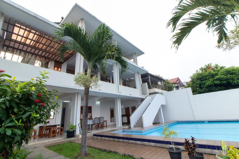 Family Only Villa Swim with Stunning City Views - De Reiz Padmanaba Syariah 4BR - B&B Bandung