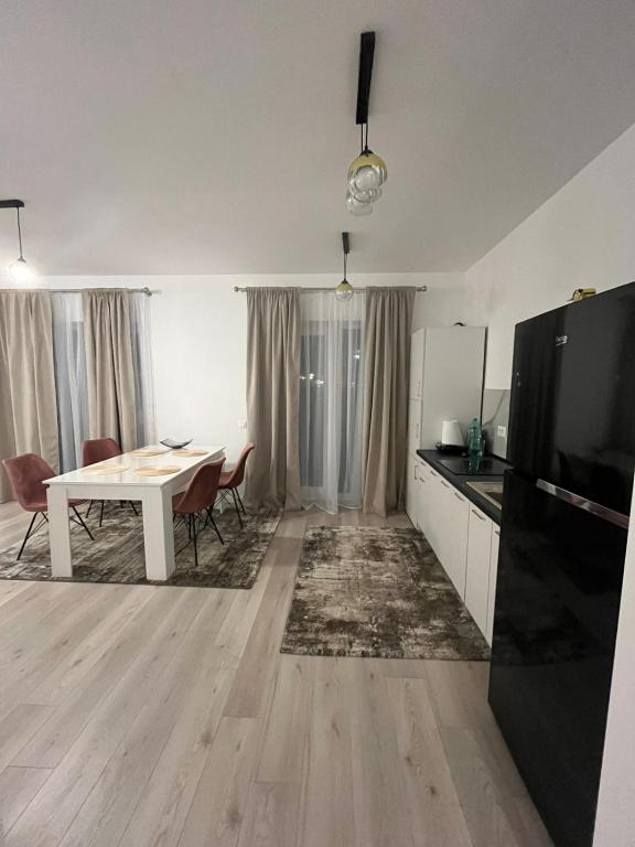 Ioanic Modern Apartment with Parking - Chambres d'hôtes Ploieşti