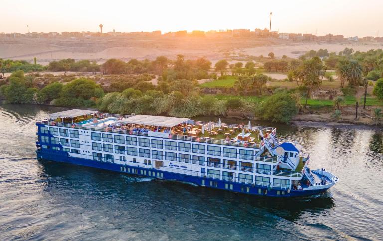 4-Day 3-Night Guided Nile Cruise from Aswan to Luxor every Monday, Wednesday & Friday Departures - B&B Aswān