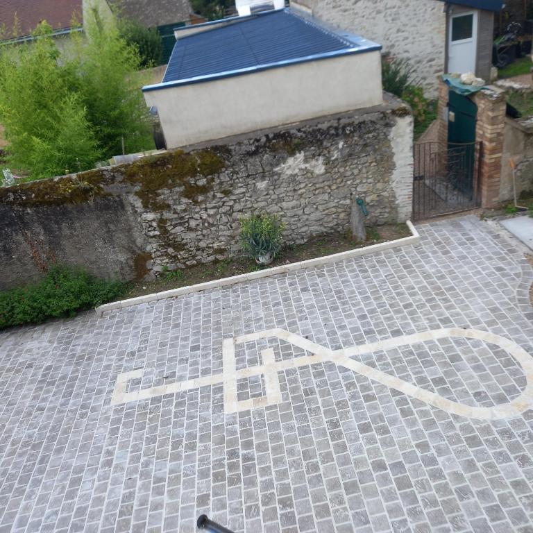 la Roseraie musicale maison avec piano et ambiance musicale au calme - B&B Mer
