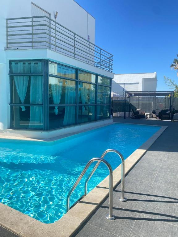 Great V4 Villa with Private Salt Pool - B&B Quinta do Anjo