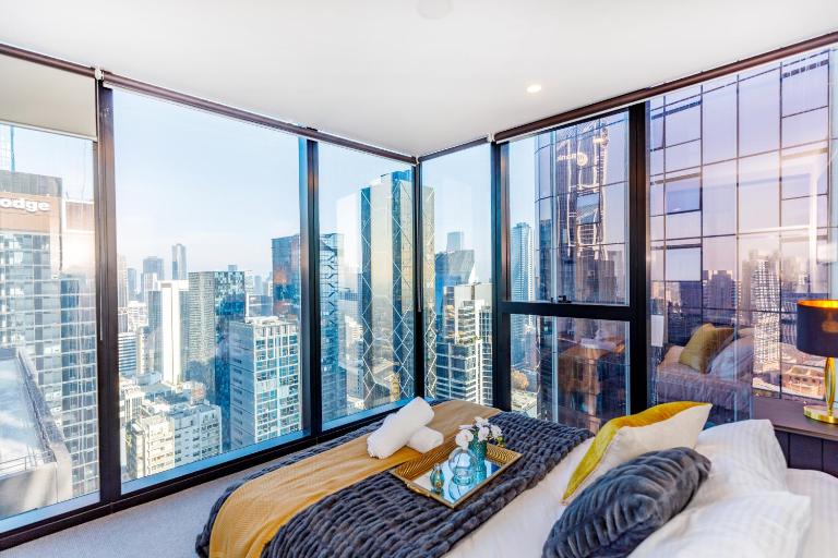 Prime CBD, 180 Sky High Panoramic View-Pool & Gym - B&B Melbourne