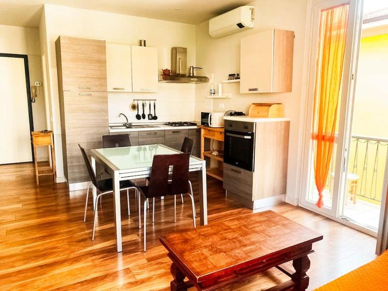 Splendido appartamento a 300 mt dal mare - B&B Bordighera