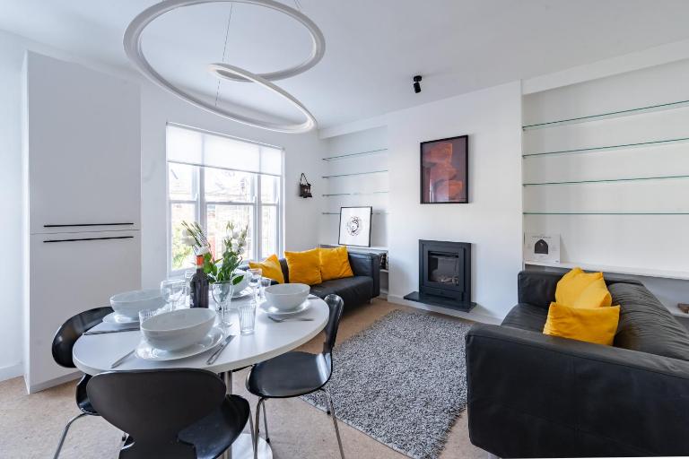 Swift Host - Sleeps 4 - Apartment - Great Location - Parking - B&B Norwich