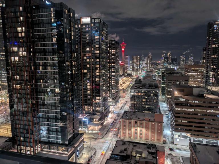 Breath Taking View for 3Guest DTskyline-22nd Floor - B&B Calgary