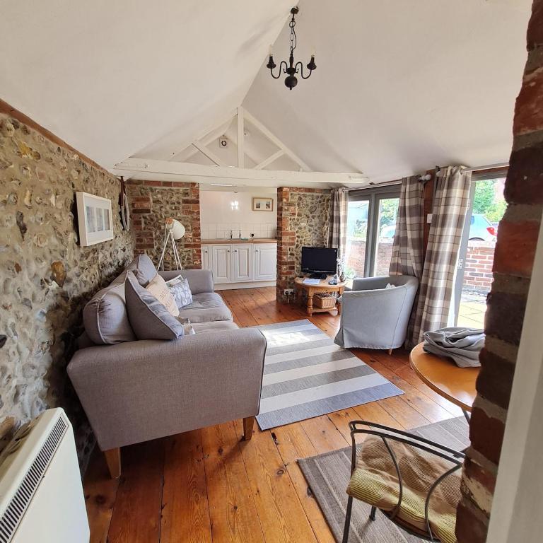 Characterful Cottage Daisy Lodge - B&B Thornage