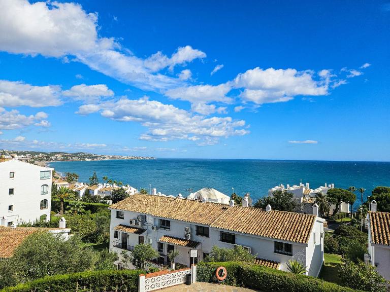 Torrenueva near La Cala with stunning sea views - B&B Mijas Costa