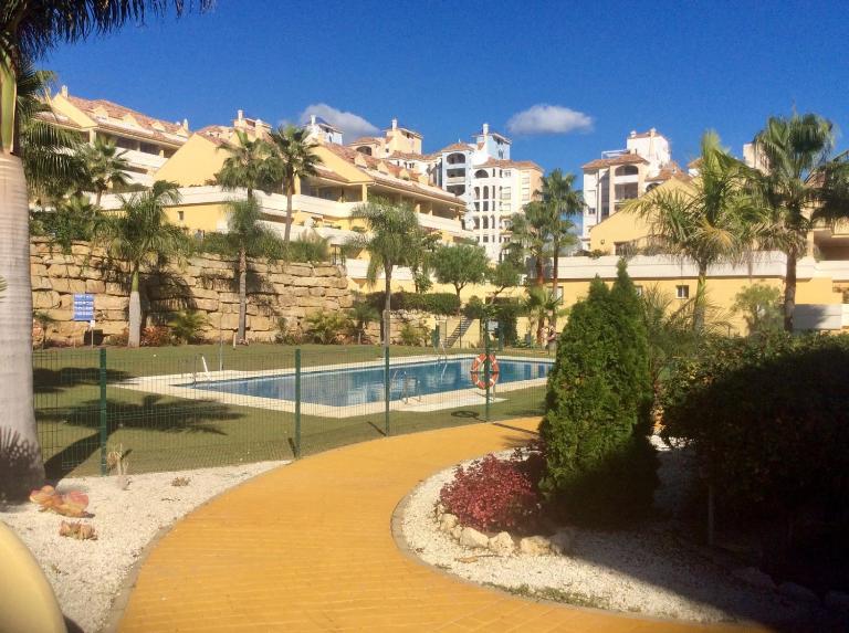 Intermobiliaria Rentals - Puerto Alto B5 8 - B&B Estepona