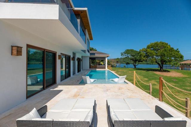 Paradise Reef Villas - Bed and Breakfast French Harbor