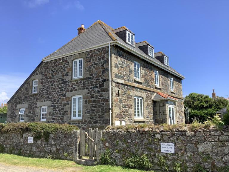 Haelarcher Farmhouse and Helicopter B&B - Chambres d'hôtes Lizard