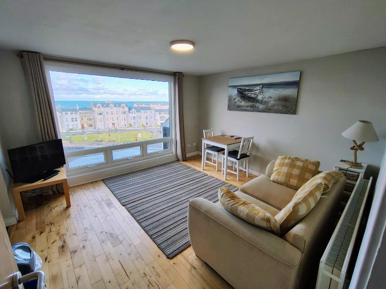 The Loft Guest Apartment - Chambres d'hôtes Portstewart