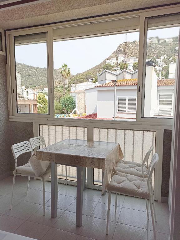 Apartamento La Cuana 17480 - B&B Roses