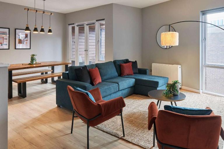 Ropewalks Retreat III - Sleeping 8 Guests with Parking - Chambres d'hôtes Liverpool