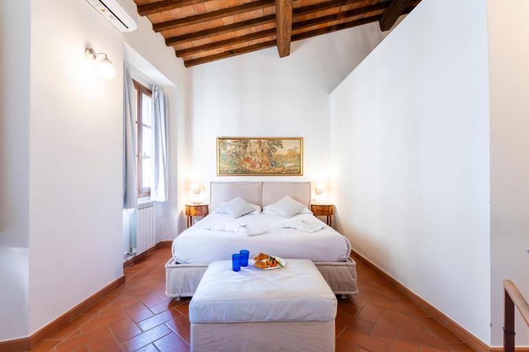 View of the Medici Chapels- center - Bed and Breakfast Florence
