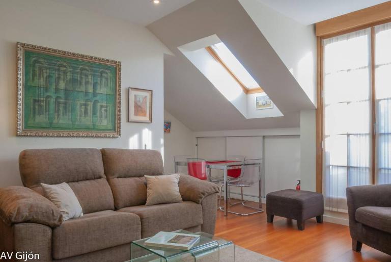 AVG San Agustín 12 - B&B Gijón