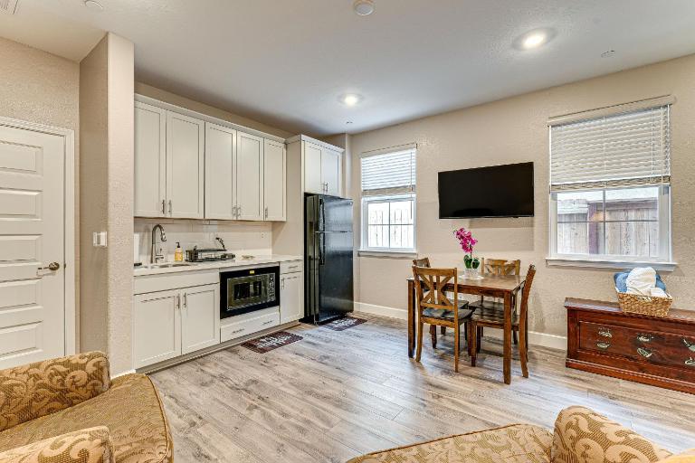 7 Mi to Folsom Lake: Sacramento Area Apartment - B&B Folsom