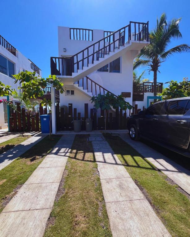 BungaLoose Casa Waimea Oceanfront - B&B Sipacate