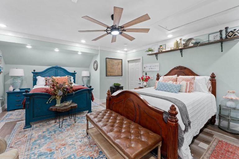 Relaxing Retreat Pool, Spa, Art Studio, Breakfast - B&B Chipley