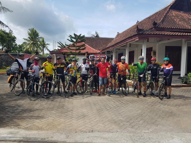 Grand ICON Resort - ALAS PURWO - B&B Ringinpintu