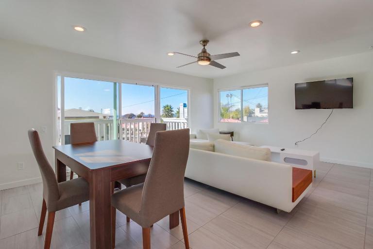 2nd floor A-C steps to beach downtown La Jolla - Ferienwohnung San Diego