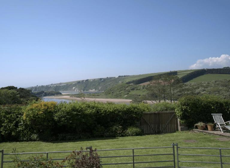 Steepfield Studio in the heart of Bantham Village - Bed and Breakfast Bantham