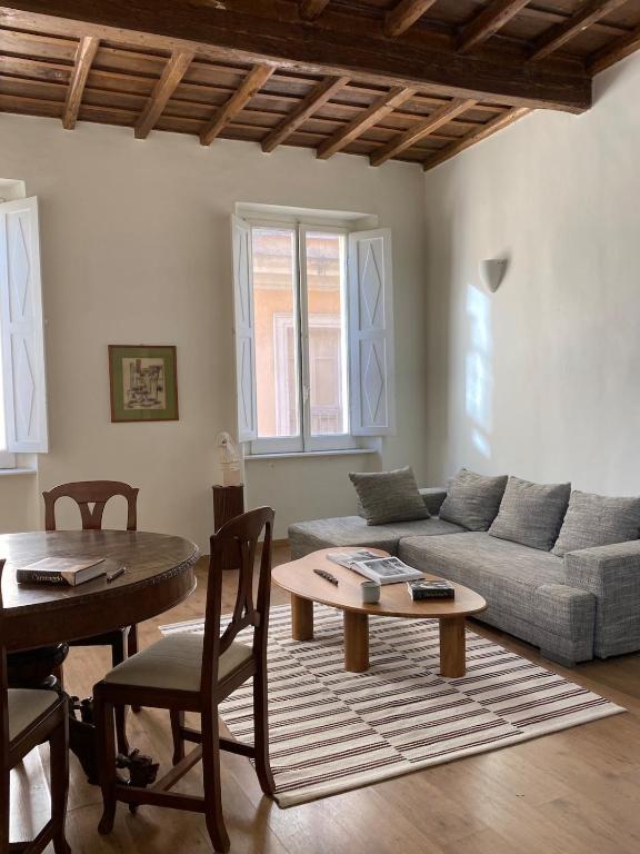 Artist apartment in the heart of Trastevere - Ferienwohnung Rom