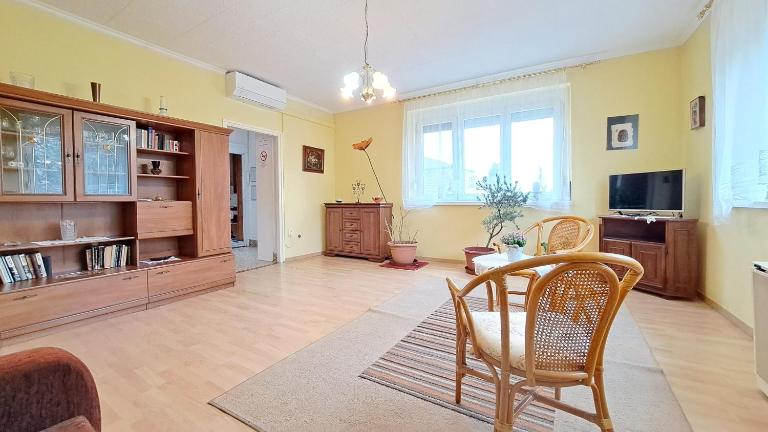 Rétifarkas Apartment with a green belt, fantastic city views and free parking - B&B Budapest